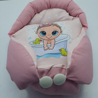 قنداق فرنگی سوئیسی نوزاد رافل رنگ صورتی طرح بیبی دختر
