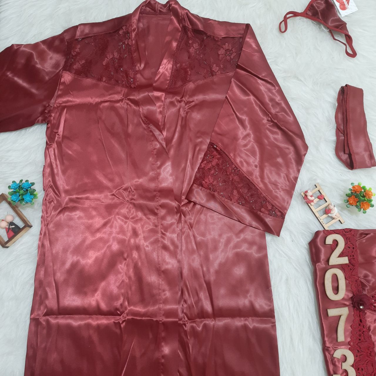ربدوشامبر و لباس خواب 3 تکه قرمز کد 2073