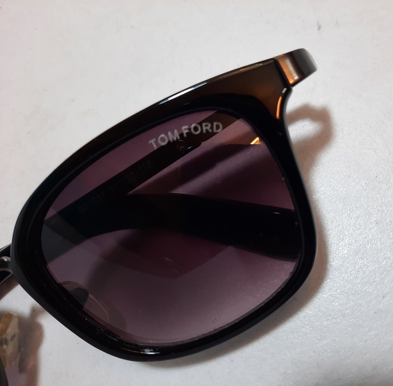 عینک آفتابی برند تام فورد چهارگوش رنگ مشکی یووی 400
